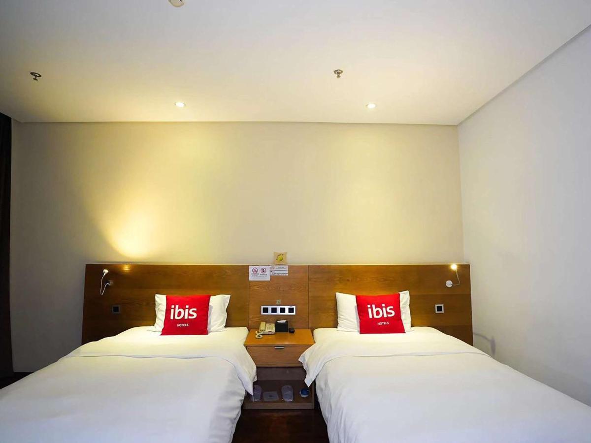 Отель Ibis Chuzhou 1912 Экстерьер фото